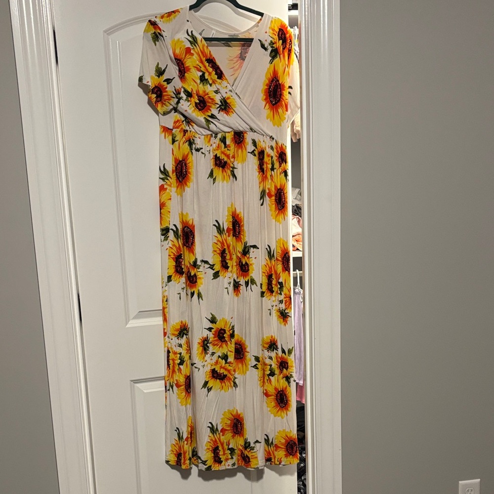 Floral Sunflower Maxi Dress in Cream